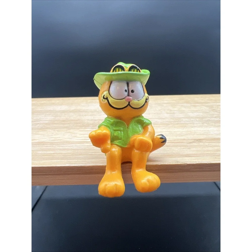 1981 Garfield the Cat Safari Figure Driver Green Hat PVC Vintage Toy
